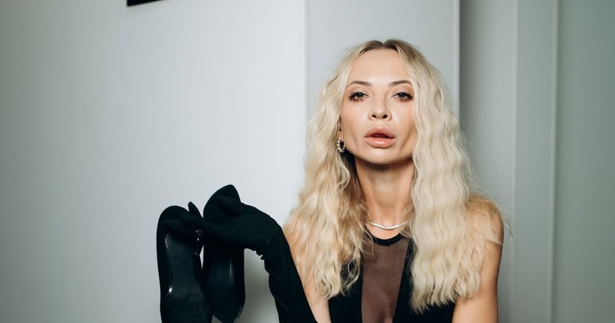 Порно жас қызметші