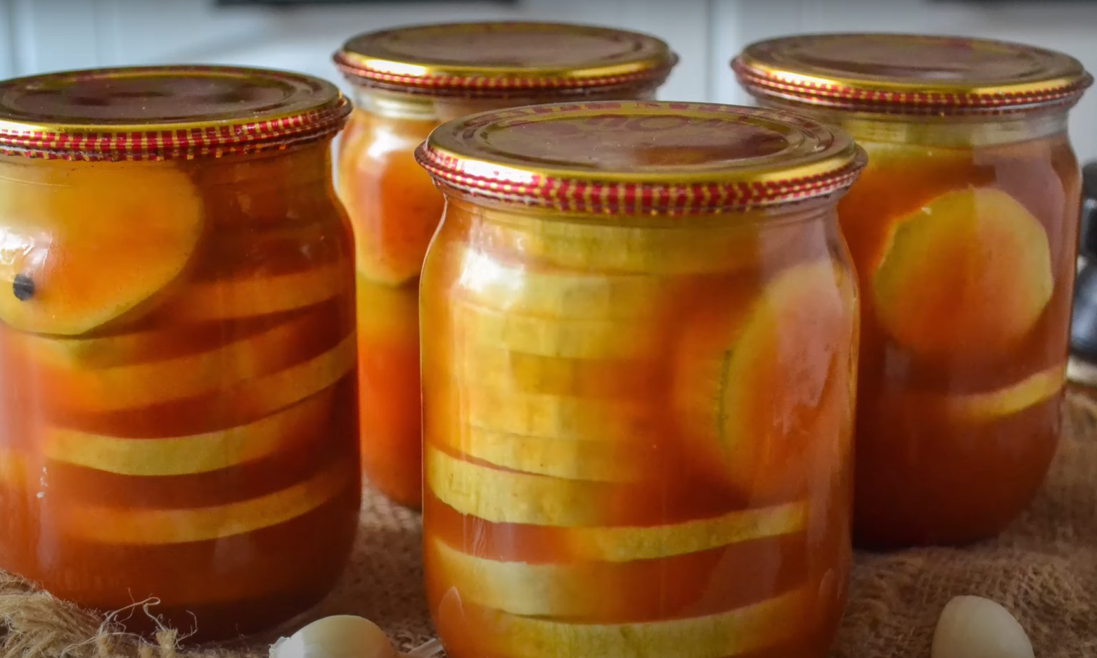 Маринованные кабачки с кетчупом чили, на зиму