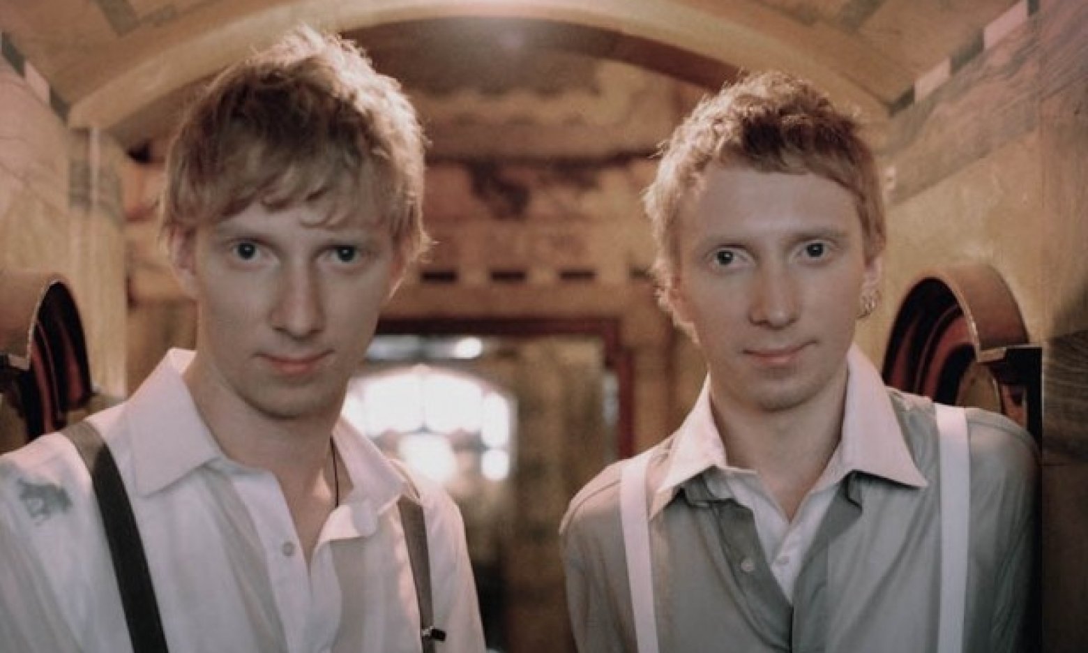 Братья гримм она. Братья гримм группа 2005. Братья гримм портрет. Братья гримм она. Братья гримм группа.