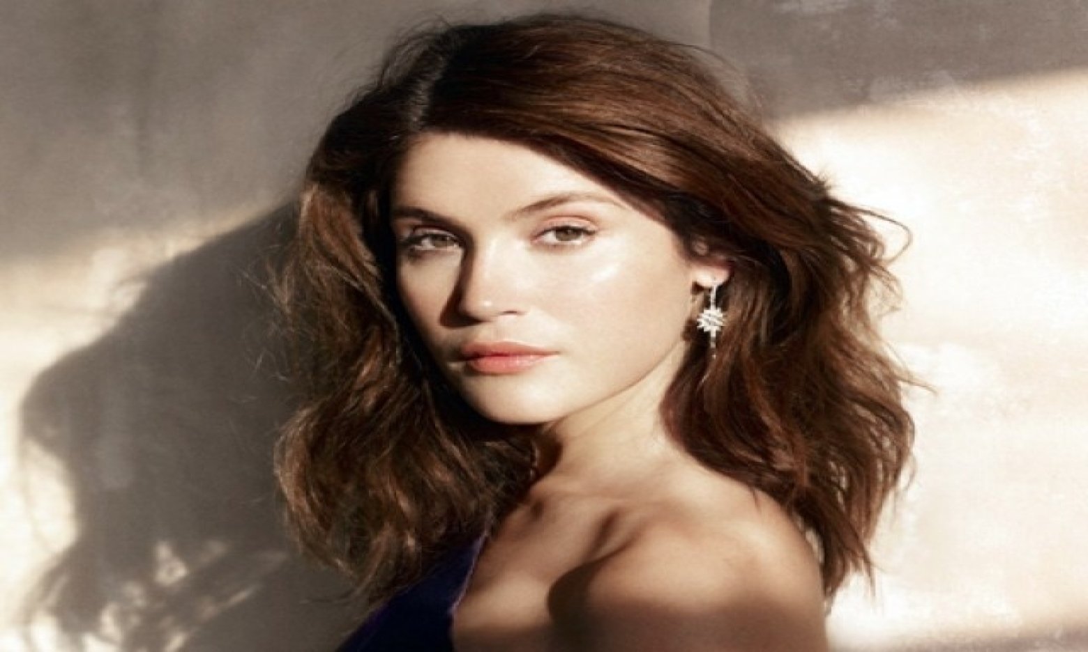 Бөтен адам қызбен жыныстық қатынасқа түседі.