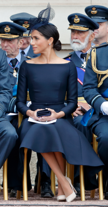 Меган Маркл в черном платье, фото