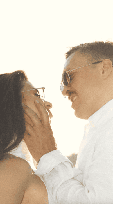 Боксер Усик ніжно обійняв дружину Катерину