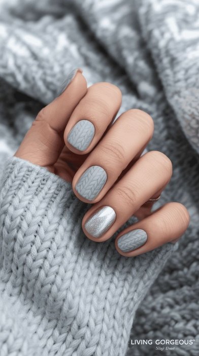 Универсальный маникюр на зиму