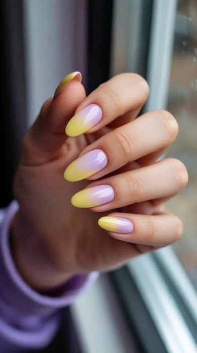 Изысканные идеи маникюра в желто-фиолетовых тонах.