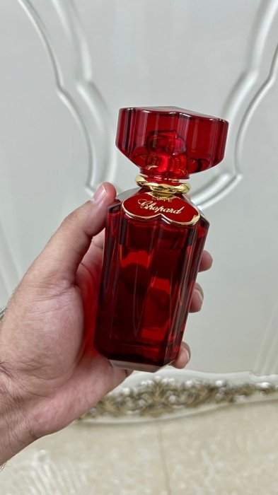 Парфуми з нотою троянди, фото