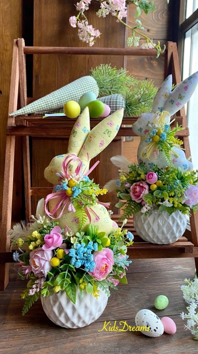 Цветные кролики с текстилем, фото