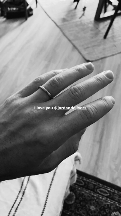Он сказал "Да". Дункан Лоуренс, победитель "Евровидения-2019", выходит замуж за своего парня (ФОТО) - фото №1