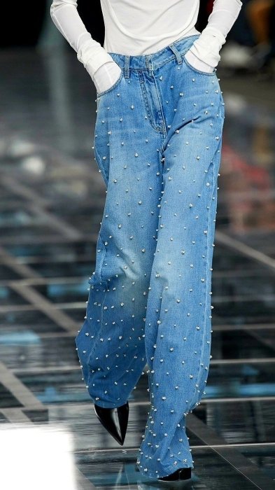 Як носити джинси, щоб виглядати стильно