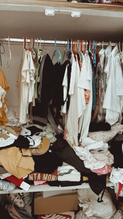 Какую энергию имеет старая одежда