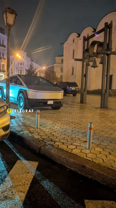 Тамара Крючкова стала першою власницею Тесли в Україні