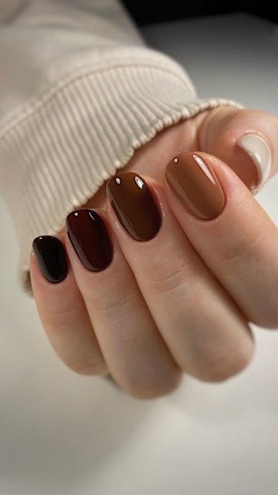 Креативний манікюр на осінь 2025