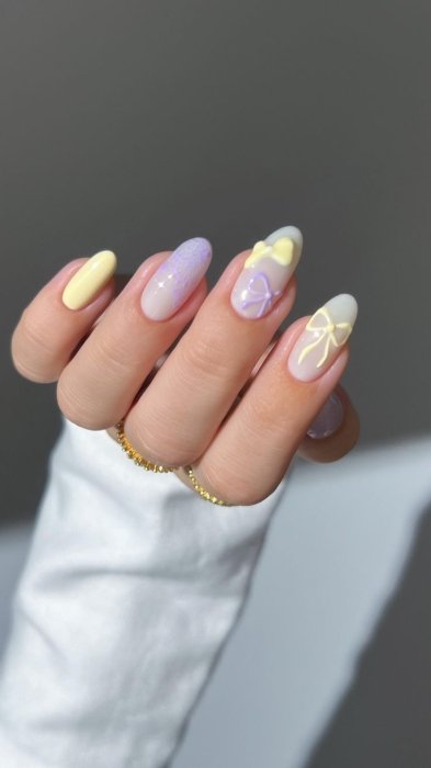 Изысканные идеи маникюра в желто-фиолетовых тонах.