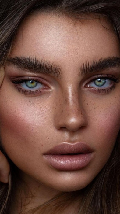 "No makeup" эффект. 7 ключевых правил натурального макияжа, которые стоит взять на заметку - фото №2