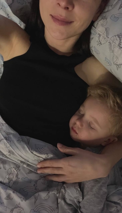 Жена Тимура Мирошниченко оказалась в больнице вместе с приемным сыном: Марселю потребовалась операция - фото №3