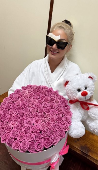 Екатерина Бужинская перенесла сложную операцию из-за контактной линзы.