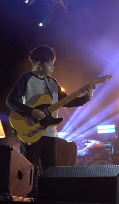 Тарас Тополь позволил сыграть юному фанату вместе на сцене