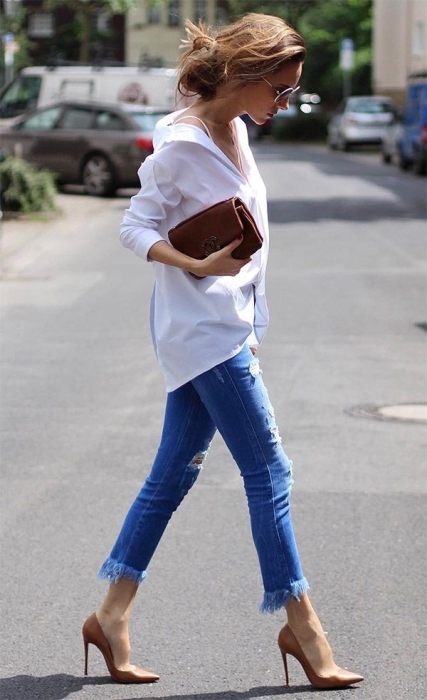 Всегда в моде: 5 стильных сочетаний с джинсами для женщин любого возраста (ФОТО) - фото №3