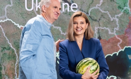 "Не растерялась": Елене Зеленской неожиданно подарили арбуз. Реакция первой леди бесценна (ФОТО)