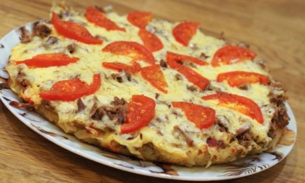 Молодой картофель "а-ля пицца": быстрое и сытное блюдо (РЕЦЕПТ)
