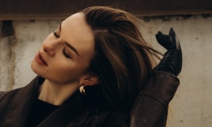 Звезда "Киев днем и ночью" KARINA представляет сингл "Пока" — о внутренних сомнениях и поиске своего места (ВИДЕО)