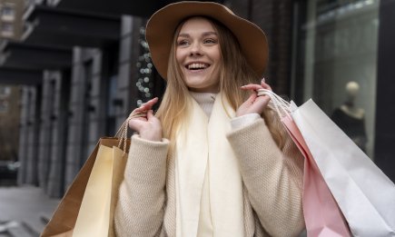 Умный шопинг: как избежать антитрендов и выбирать вещи, которые действительно "работают"