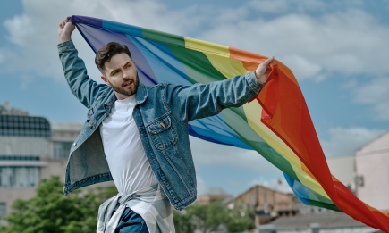 TOM SODA представил трек-манифест "Счастливые люди" в поддержку ЛГБТ-сообщества (ВИДЕО)