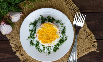 Салат Мимоза: готовим простой, но очень вкусный салат