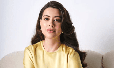 Забудьте про джинсы! Рамина предлагает носить твидовый жакет с макси-юбкой, задав новый тренд (ФОТО)