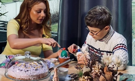 Тина Кароль с сыном Вениамином показала, как готовится к Пасхе в самоизоляции (ФОТО)
