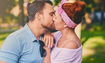 К отпуску или к обману: прорицатели рассказали, почему снятся поцелуи