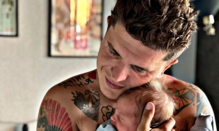Отцовская любовь: Анатолий Анатолич сделал две татуировки в честь новорожденного сына Нила (ФОТО)