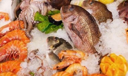 "Правила выживания": как выбрать свежую рыбу и не натолкнуться на опасный для жизни продукт?