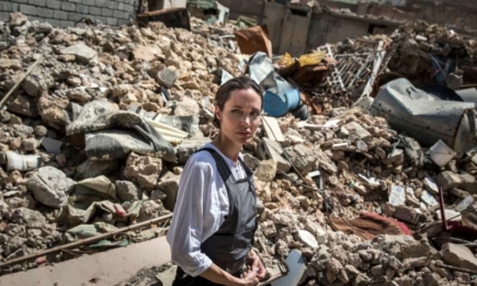 "Они заслуживают нашего уважения": Анджелина Джоли тронула кадрами с войны в Украине (ФОТО)