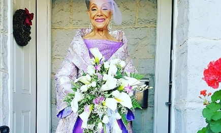 Почему бы и нет: 86-летняя невеста отправилась под венец в платье, которое она придумала сама