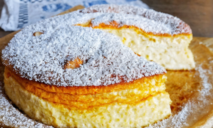 В цей смачнющий пиріг не треба ні борошна, ні масла: ніжний, як хмарка (РЕЦЕПТ)