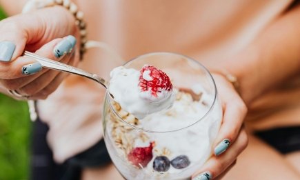 Йогурт для похудения: спасение или сладкая ловушка, добавляющая лишние килограммы?