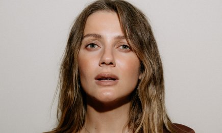 Дважды принимала участие в "Голосе страны": 10 интересных фактов о певице KOLA (Анастасия Прудиус)