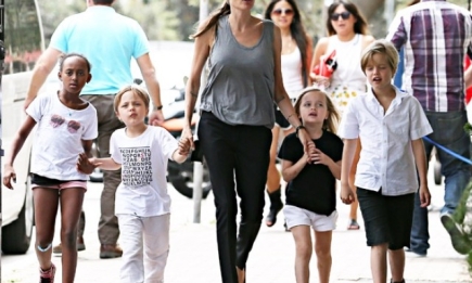 Анджелина Джоли с детьми живет в доме бывшей жены Чарли Шина