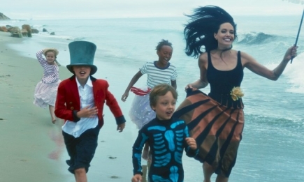 Анджелина Джоли с Брэдом Питтом и детьми снялись в волшебной фотосессии для Vogue