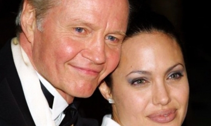 Отец Анджелины Джоли прокомментировал развод дочери: "Должно было случиться что-то очень серьезное"