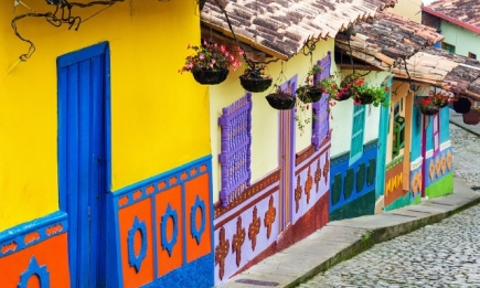 Тонны краски и сувениры из купюр: 5 интересных фактов о Колумбии