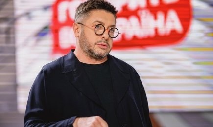 "Что в этом такого?": Алексей Суханов резко ответил на упреки об ориентации после поцелуя с мужчиной