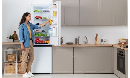 Буде пахнути лише свіжістю: ТОП-3 способи усунути неприємний запах з холодильника (ВІДЕО)