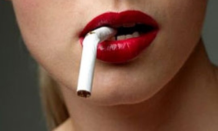 Доказано: независимые и свободные женщины курят чаще других