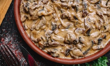 Вкуснейшие осенние грибы: классический рецепт в сметане (ВИДЕО)