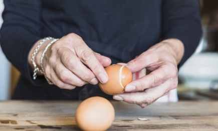 Варені яйця очистяться за 10 секунд: хитрий лайфхак з банкою