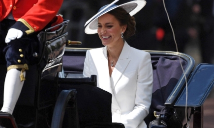 Подчеркивает высокий статус: какие наряды выбирают женщины из королевских семей (ФОТО)