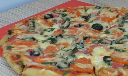 Самое простое тесто: вкусная домашняя пицца за считанные минуты (РЕЦЕПТ)