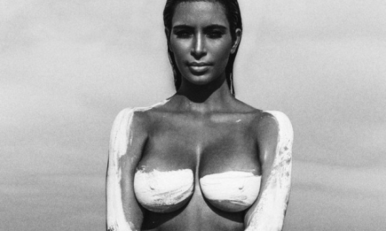 Обнаженная Ким Кардашьян: голая натура в пустыне