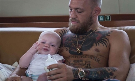 Милота: боец UFC Конор МакГрегор заказал для себя и 4-месячного сына одинаковые кеды модного бренда
